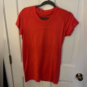Lululemon swiftly top